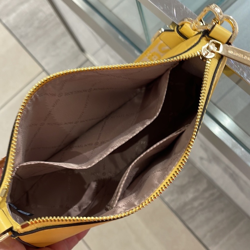 MICHAEL KORS JET SET TRAVEL SMALL SHOULDER CROSSBODY BAG WITH TECH ATTCH AIRPOD - Picture 12 of 16
